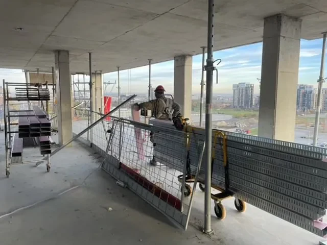 Chantier J2Z Construction – pose sur balcon