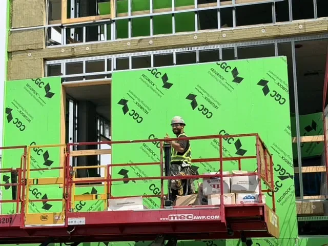 Projet J2Z Construction – pose de panneaux extérieurs